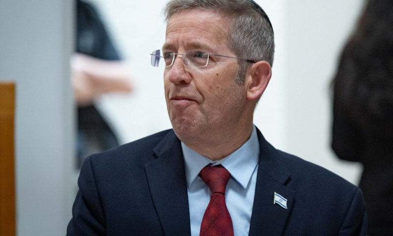 שינוי הגישה של העותרים והשופטים - כדי לעקוף את הממשלה ולכפות גיוס