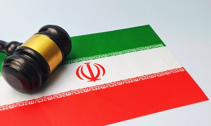 בניגוד להכחשה: דיווחים על גזרי דין מוות המוניים למפגינים באיראן