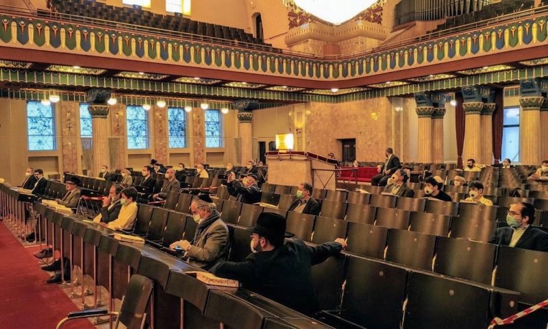 הקהילה היהודית בגרמניה מצטמצמת - ההגירה ממתנת את הירידה