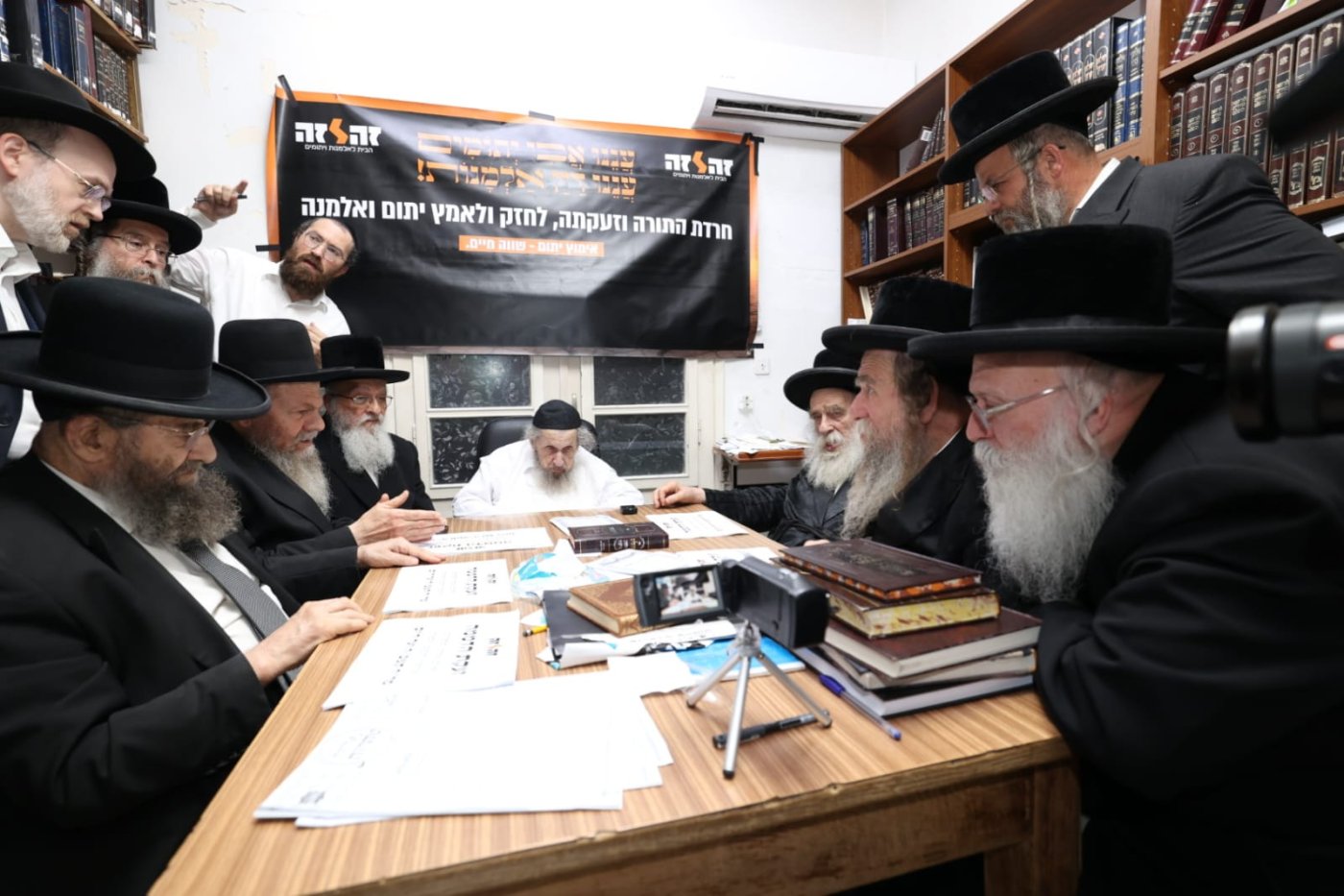 שמוליק קורלנסקי