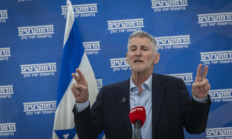 ה"דמוקרטים" בוחרים: יותר מ-112 אלף מתפקדים החלו להצביע בפריימריז לרשימת הכנסת