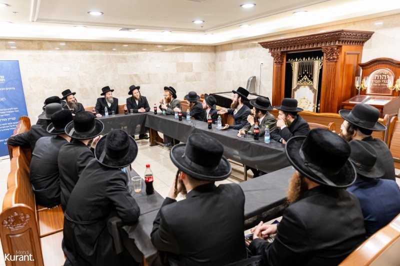 מענדי קורנט