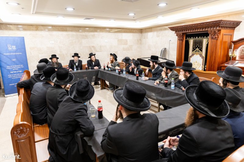 מענדי קורנט