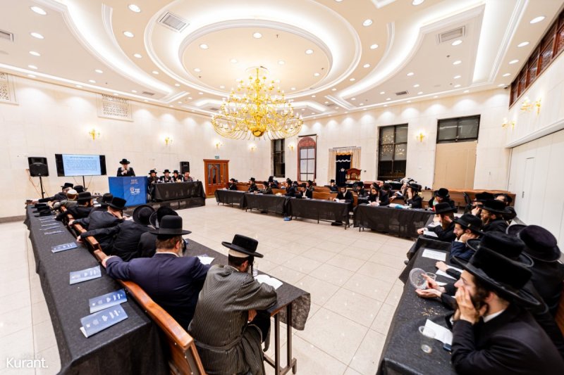 מענדי קורנט