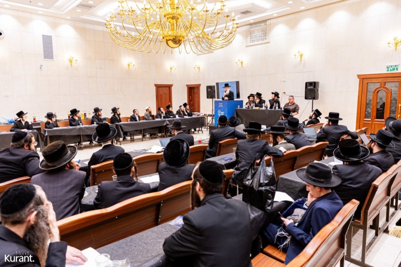 מענדי קורנט