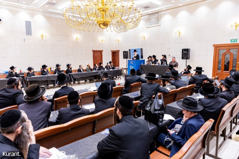 מענדי קורנט