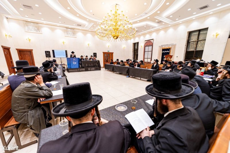 מענדי קורנט