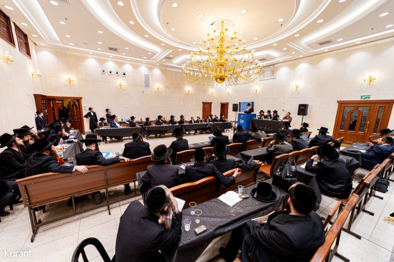 מענדי קורנט