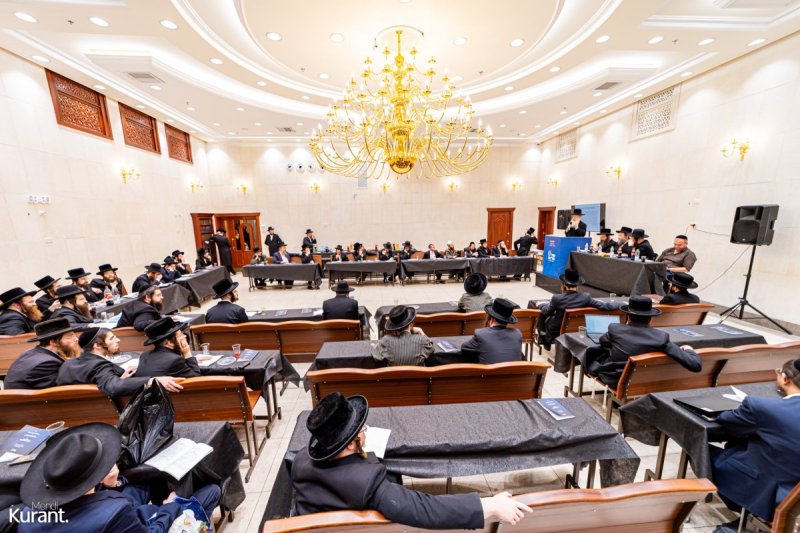 מענדי קורנט