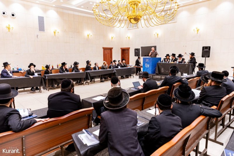 מענדי קורנט