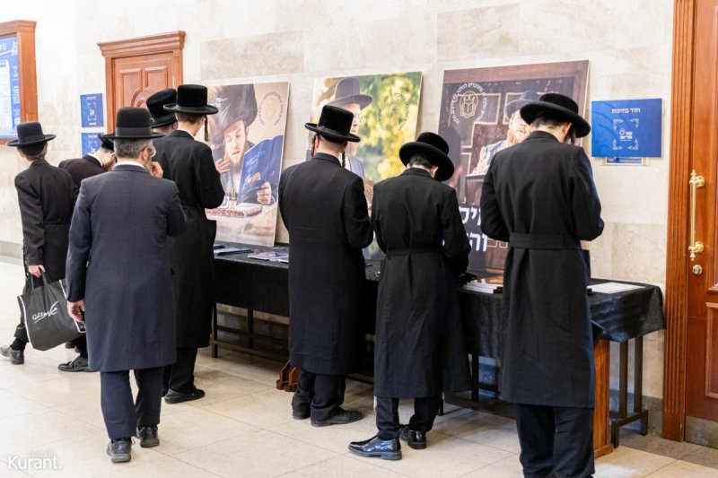 מענדי קורנט