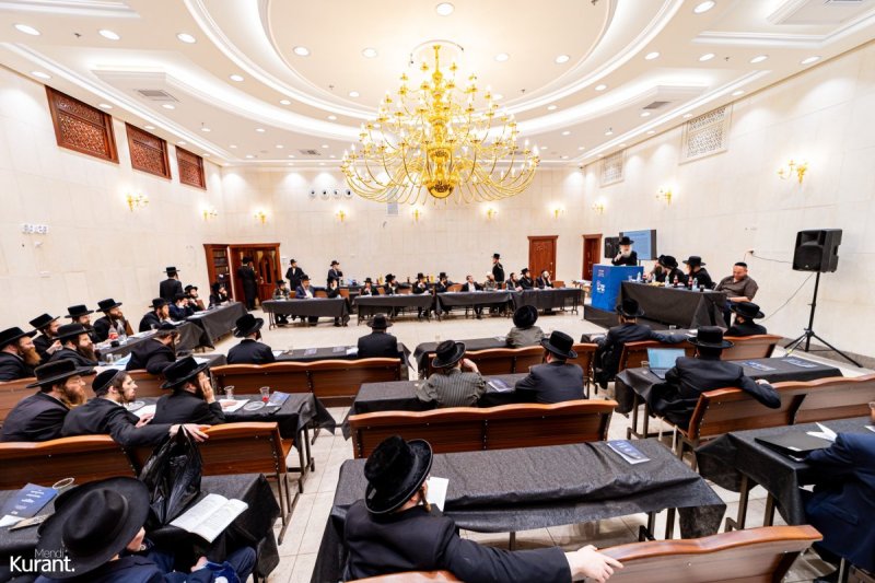 מענדי קורנט