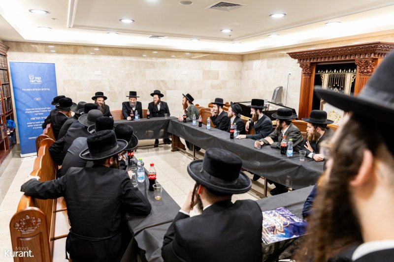 מענדי קורנט