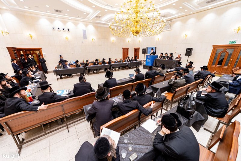 מענדי קורנט