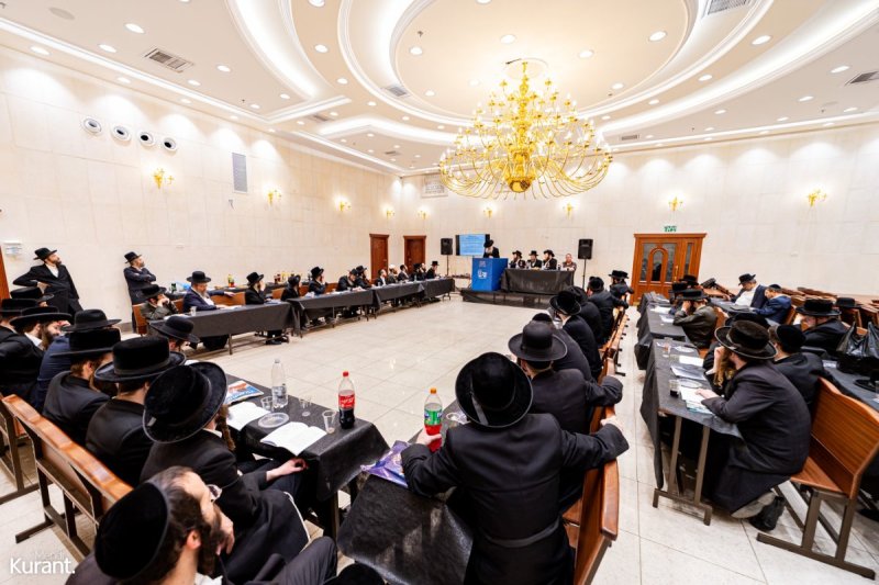 מענדי קורנט