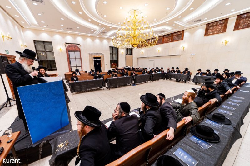 מענדי קורנט