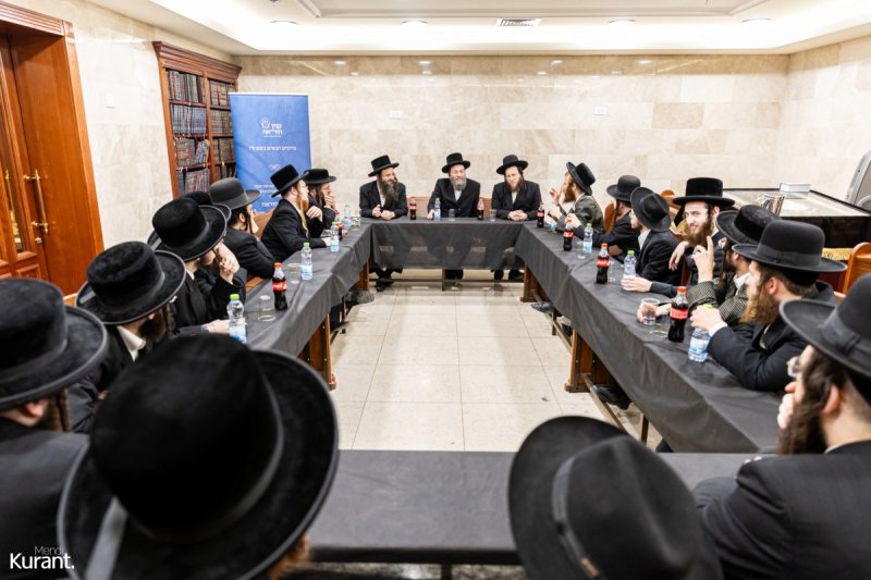 מענדי קורנט